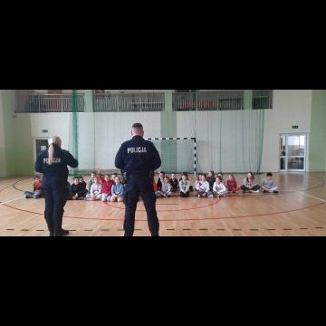 BEZPIECZNE FERIE ZIMOWE - SPOTKANIE Z FUNKCJONARIUSZAMI POLICJI